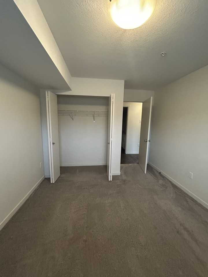 181 Skyview Ranch Manor Ne - Photo 2 of 13