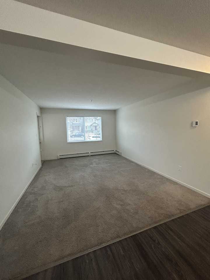 181 Skyview Ranch Manor Ne - Photo 7 of 13