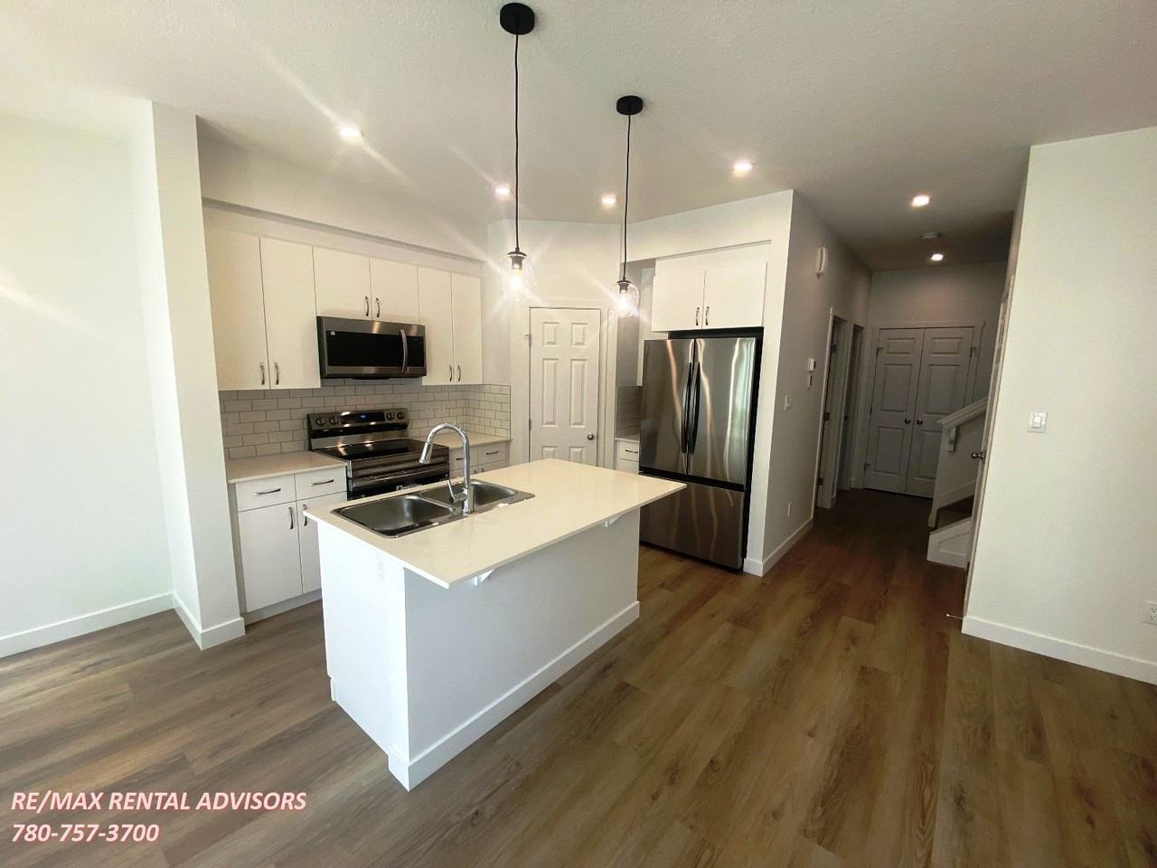 1412 14 St Nw - Photo 3 of 23
