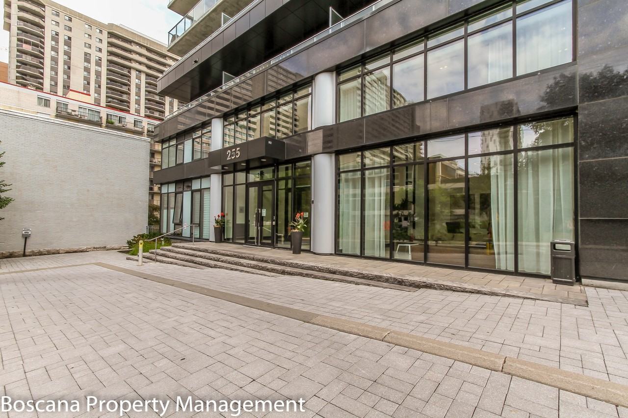 255 Bay St - Photo 2 of 27