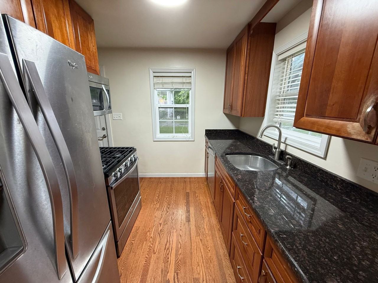 1005 Lindberg Rd - Photo 3 of 10