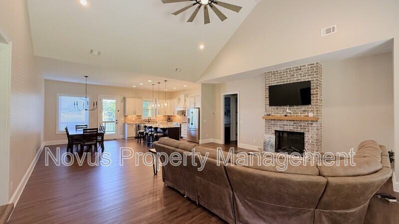 19 Paschal St - Photo 4 of 24