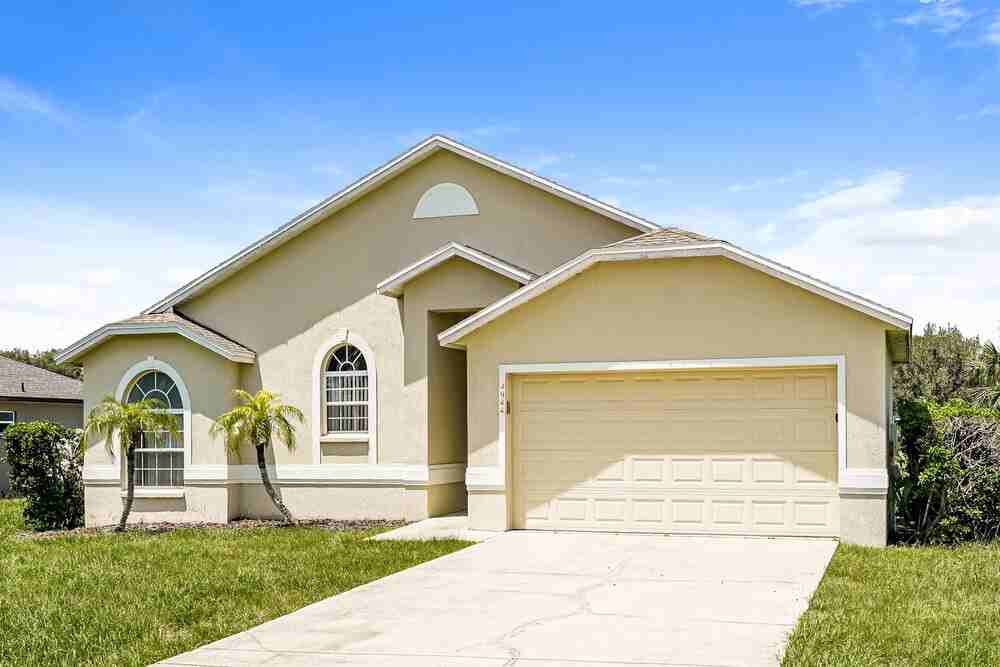 4944 Palm View Dr N - Photo 3 of 16