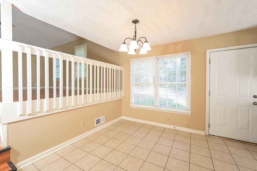 5511 Shawnee Trl - Photo 6 of 17