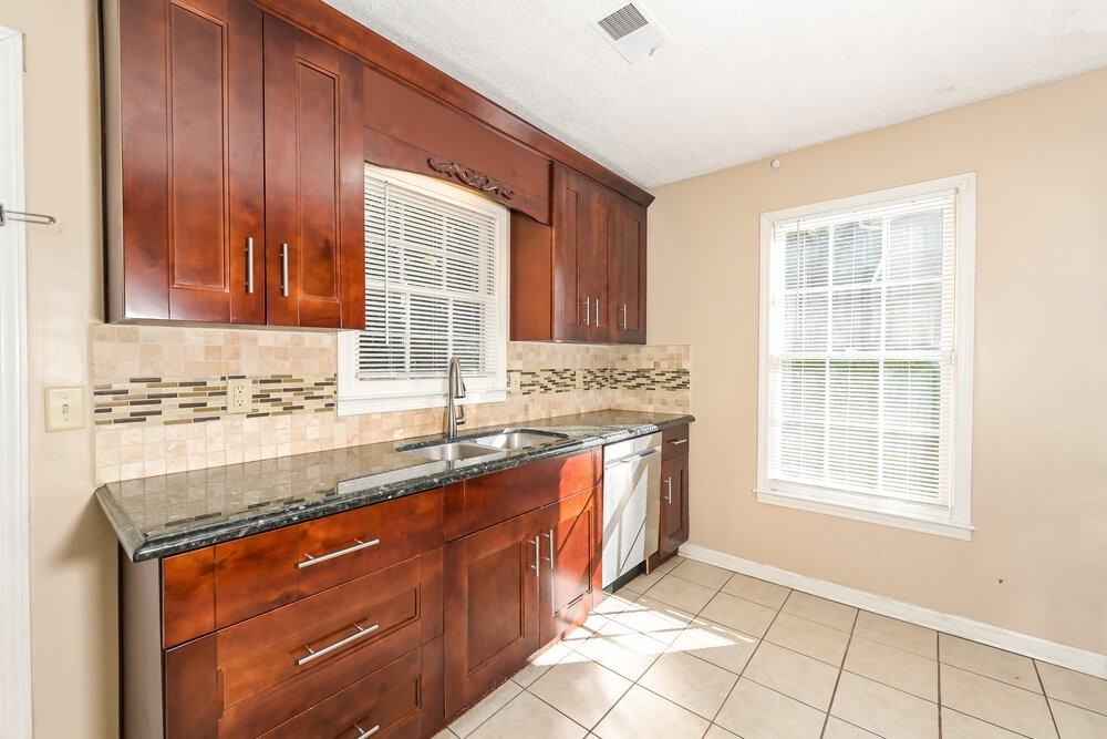 5511 Shawnee Trl - Photo 7 of 17