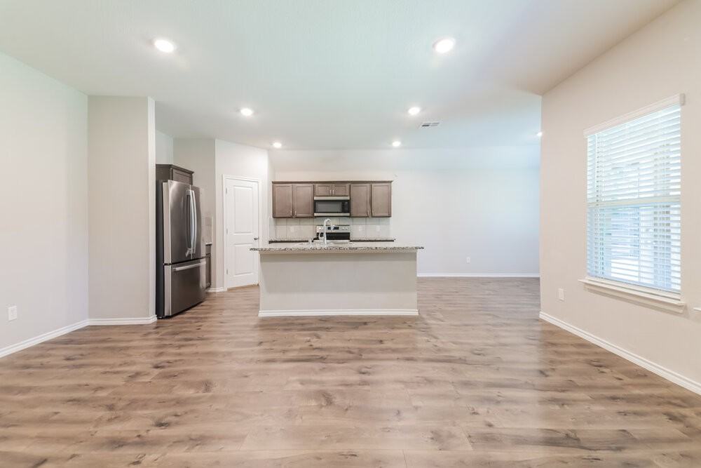 2618 Saldana Dr - Photo 5 of 16