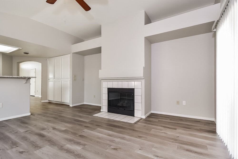 5244 Del Lago Dr - Photo 4 of 16