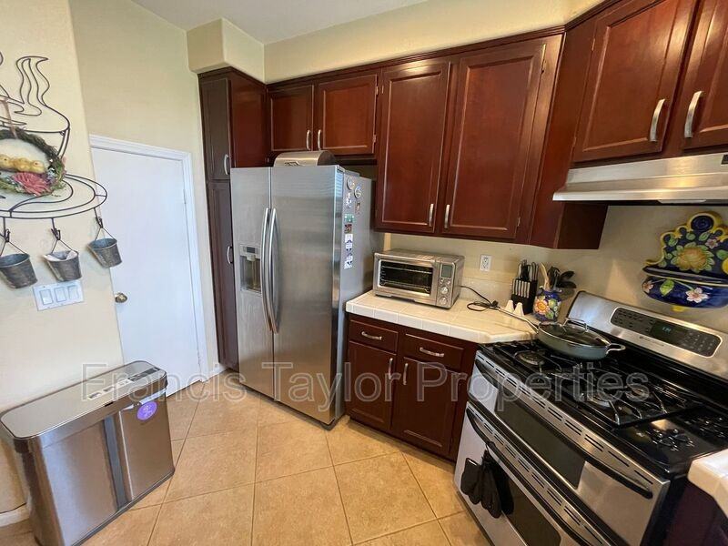 176 Aurora Ave - Photo 4 of 19