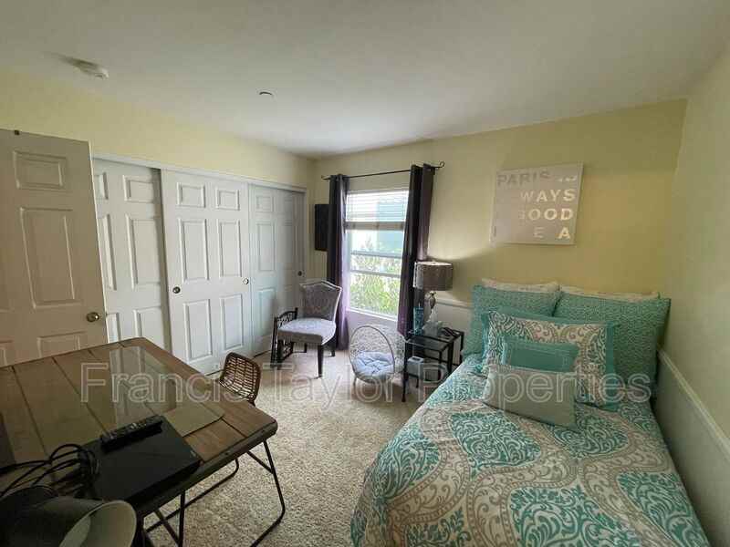 176 Aurora Ave - Photo 7 of 19