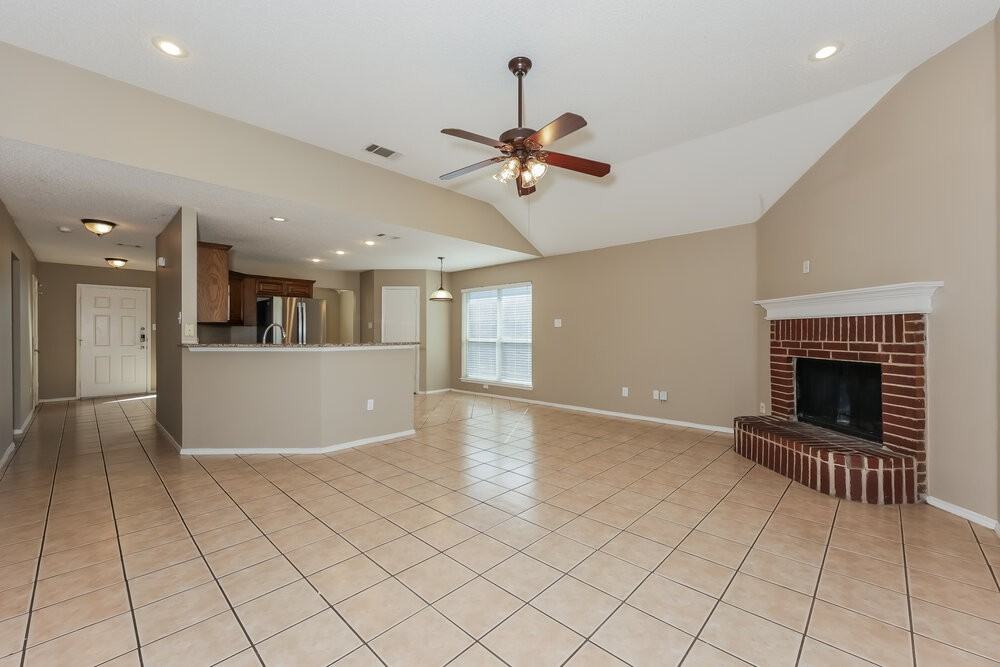 528 Cambridge Dr - Photo 5 of 16