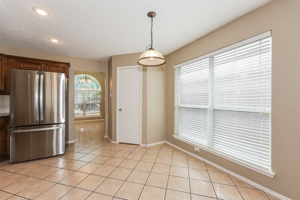 528 Cambridge Dr - Photo 6 of 16