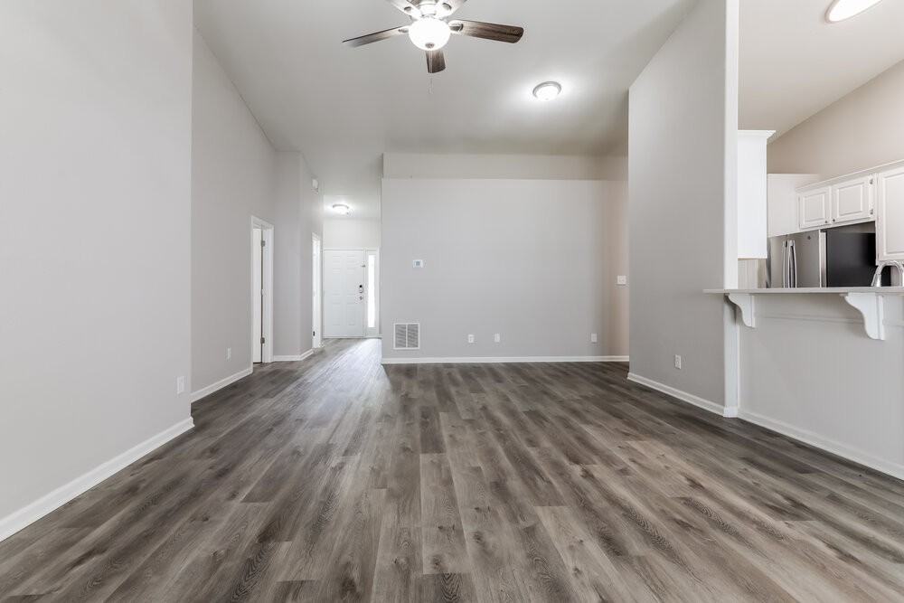 106 Garden Walk - Photo 3 of 16