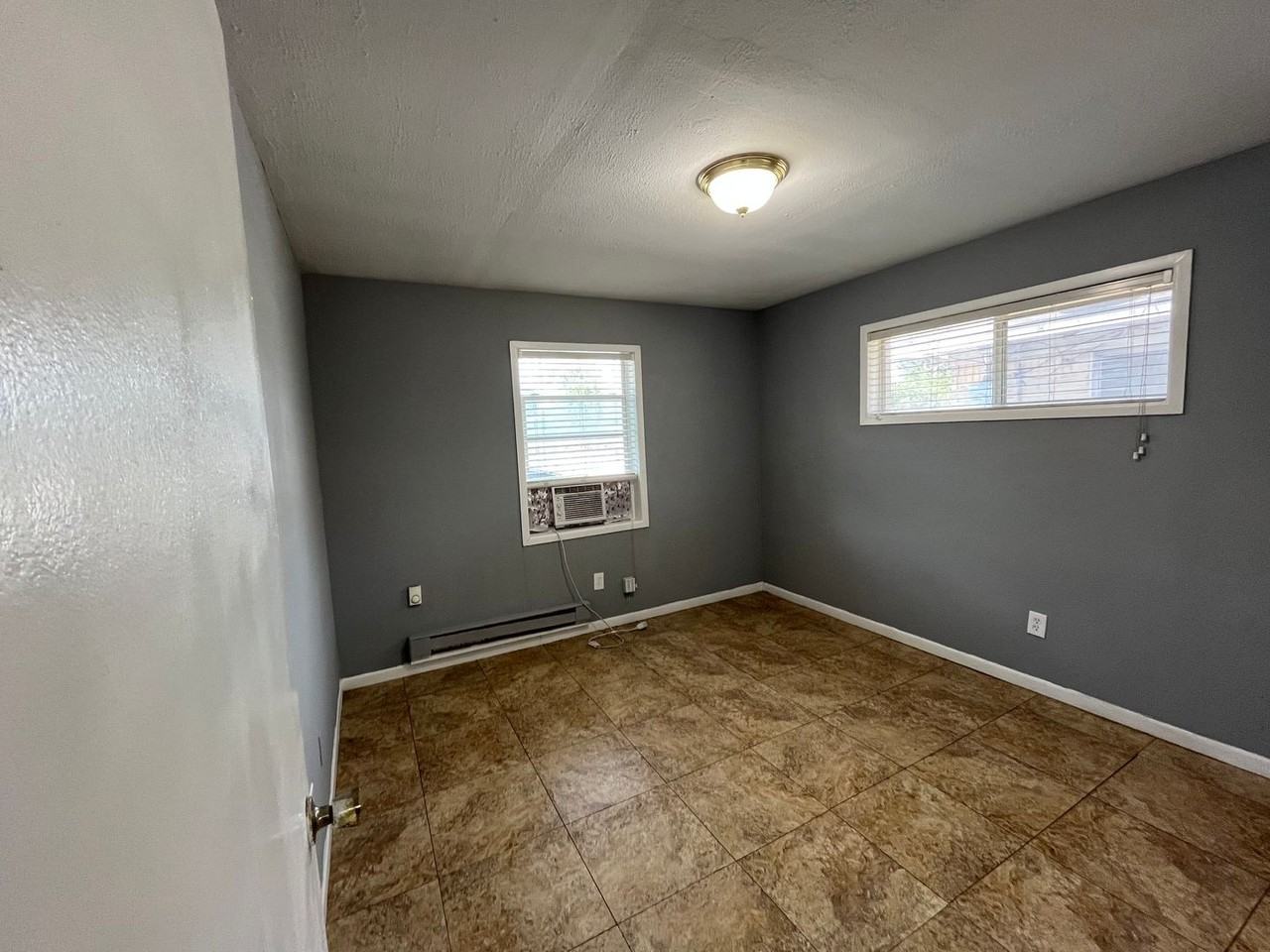 5016 Carmen St - Photo 5 of 9