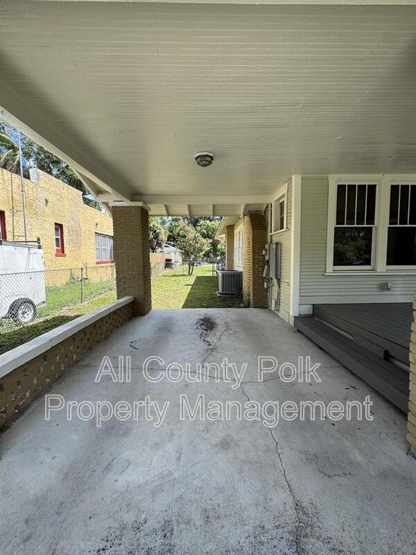 202 W Belmar St - Photo 3 of 30