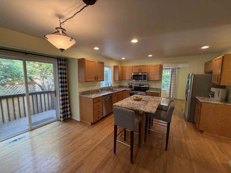 7850 Ne 148th St - Photo 5 of 13