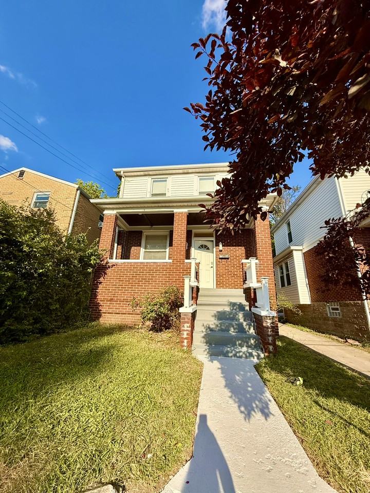 1331 Methyl Street - Photo 3 of 20