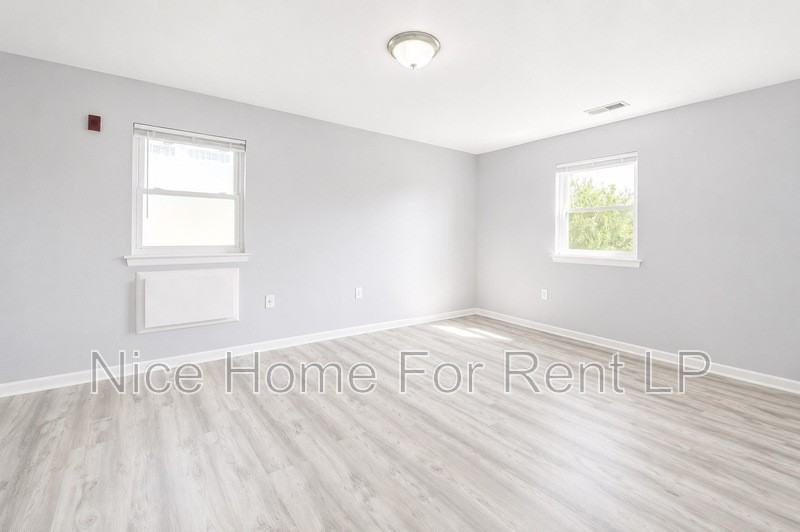 2602 N Jefferson St #B29 - Photo 5 of 9