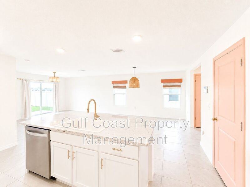 10219 Charlotte Dr - Photo 4 of 23