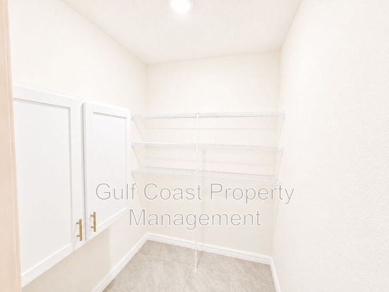 10219 Charlotte Dr - Photo 7 of 23