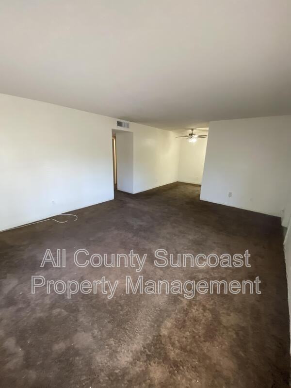 935 34th Ave N - Photo 3 of 10