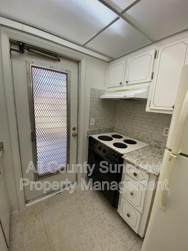 935 34th Ave N - Photo 6 of 10