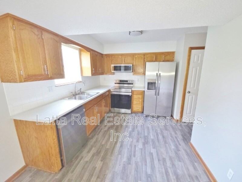1834 Kingbird Ln - Photo 5 of 13