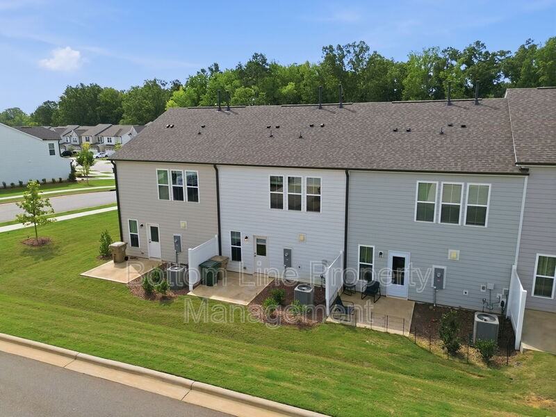 460 Glen Clova Dr - Photo 3 of 37