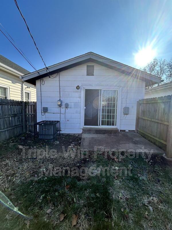 7515 Alaska Ave - Photo 5 of 45