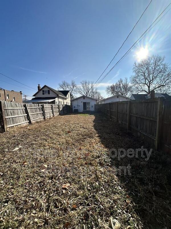 7515 Alaska Ave - Photo 6 of 45