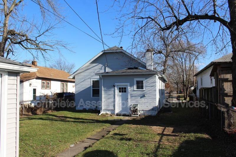 6752 Woodmar Ave - Photo 3 of 15