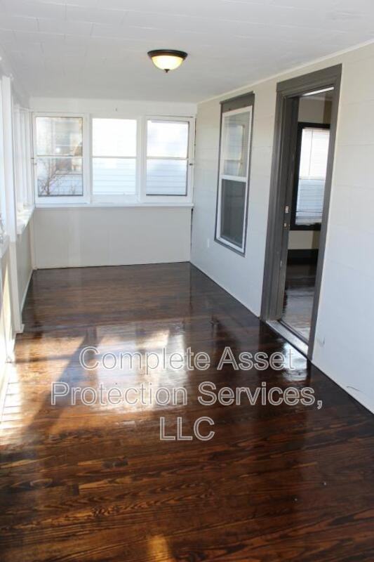 6752 Woodmar Ave - Photo 4 of 15