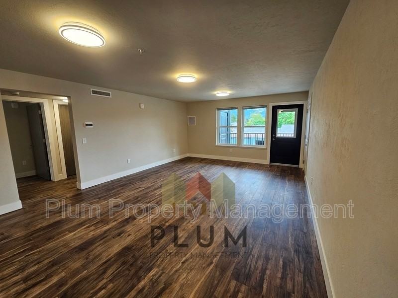 425 Michigan Ave #207 - Photo 5 of 16