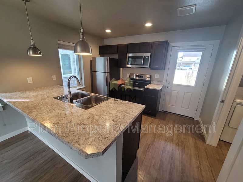 2414 Mcdonald Ave #102 - Photo 7 of 18