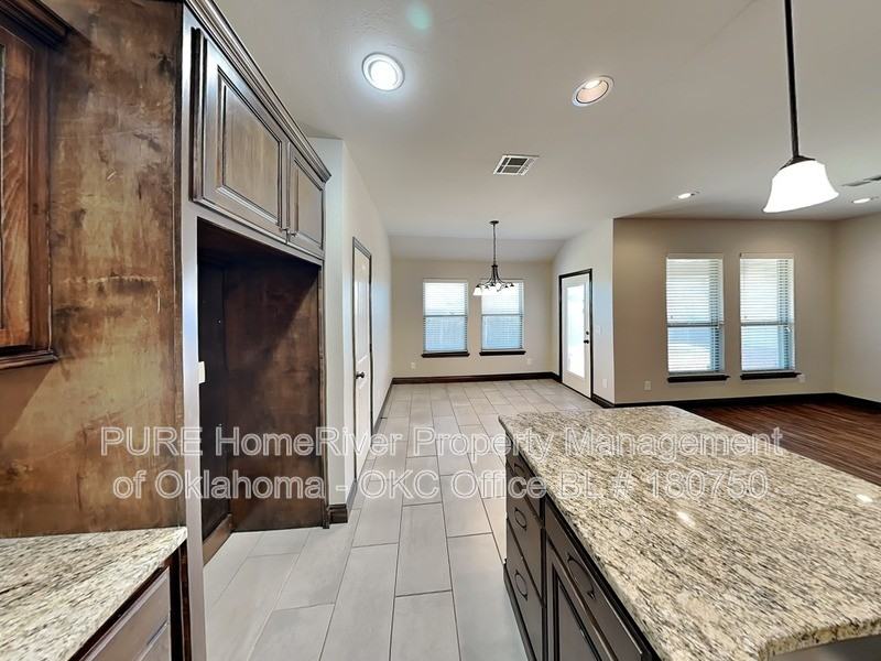 9004 Arman Dr - Photo 5 of 28