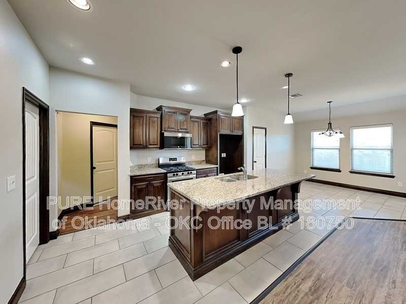 9004 Arman Dr - Photo 6 of 28