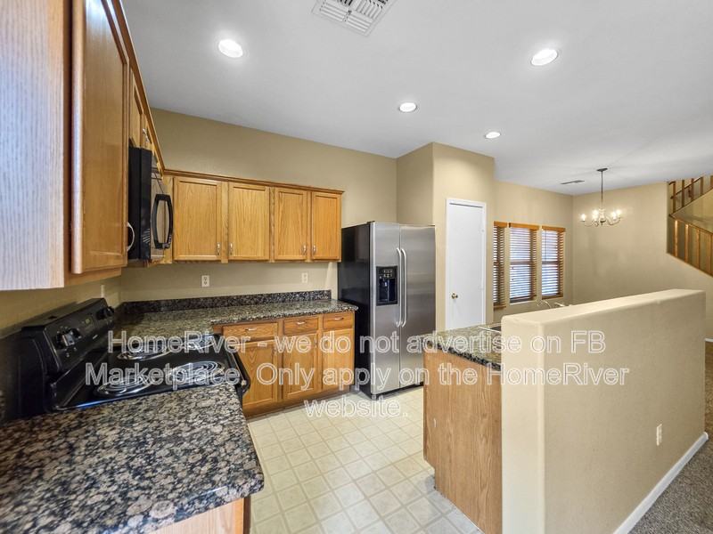 6435 W Sophie Ln - Photo 7 of 21