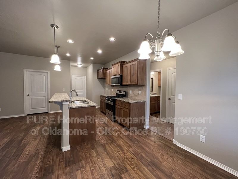 4712 River Mesa Dr - Photo 5 of 46