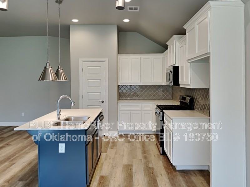 8705 Yassir Blvd - Photo 5 of 26