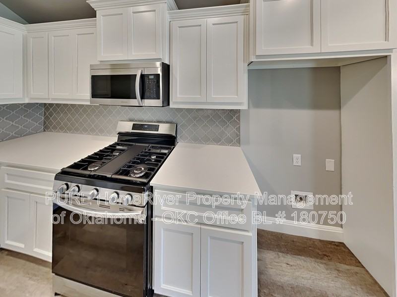 8705 Yassir Blvd - Photo 7 of 26