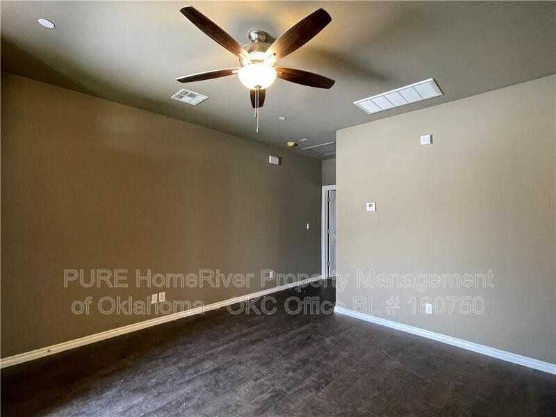1002 Sw 91st St - Photo 2 of 8