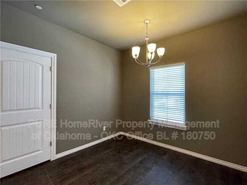 1002 Sw 91st St - Photo 3 of 8