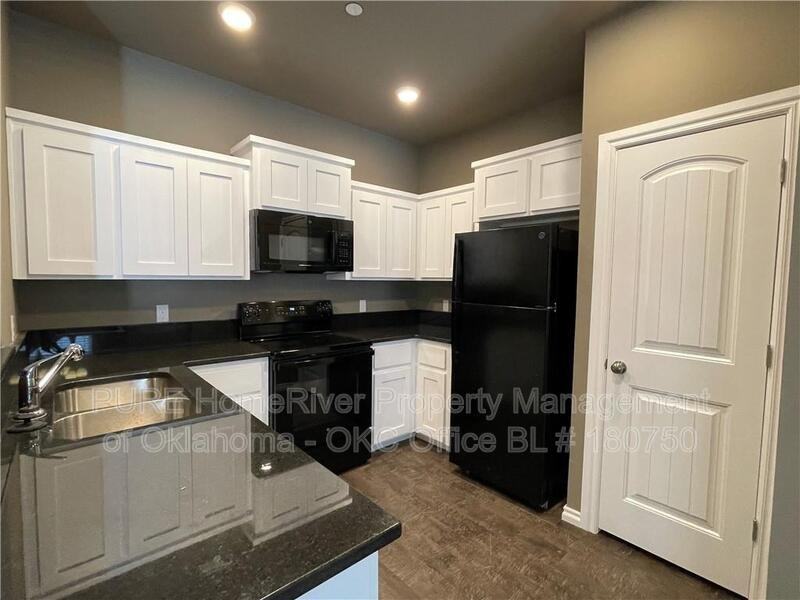 1002 Sw 91st St - Photo 5 of 8