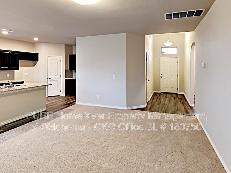 2512 Caden Ct - Photo 3 of 20