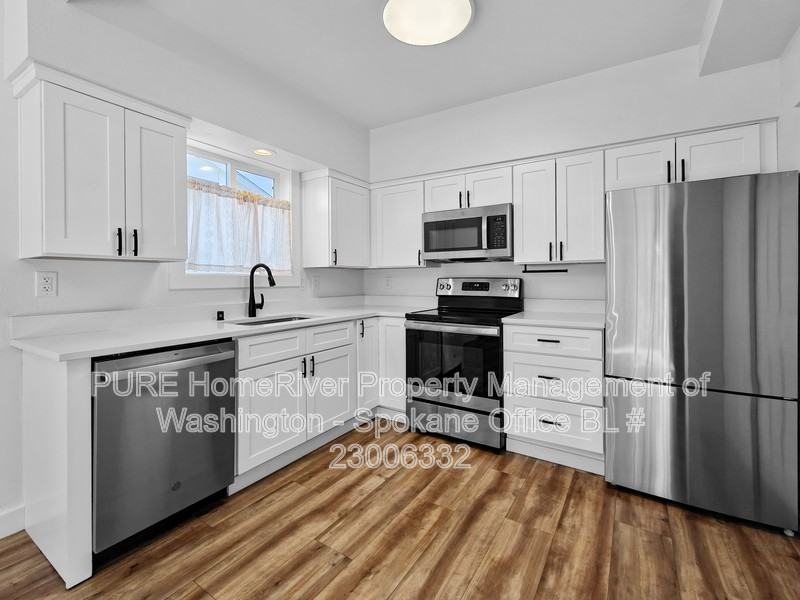 1202 S Russell St - Photo 2 of 21