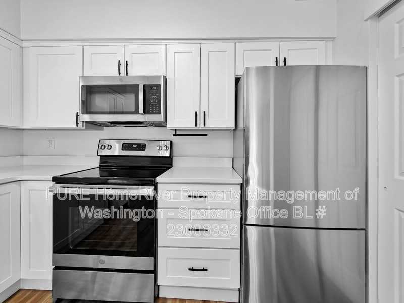 1202 S Russell St - Photo 4 of 21
