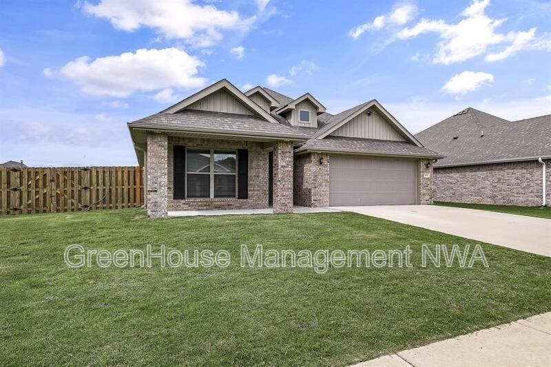 971 Redfree Dr - Photo 2 of 34