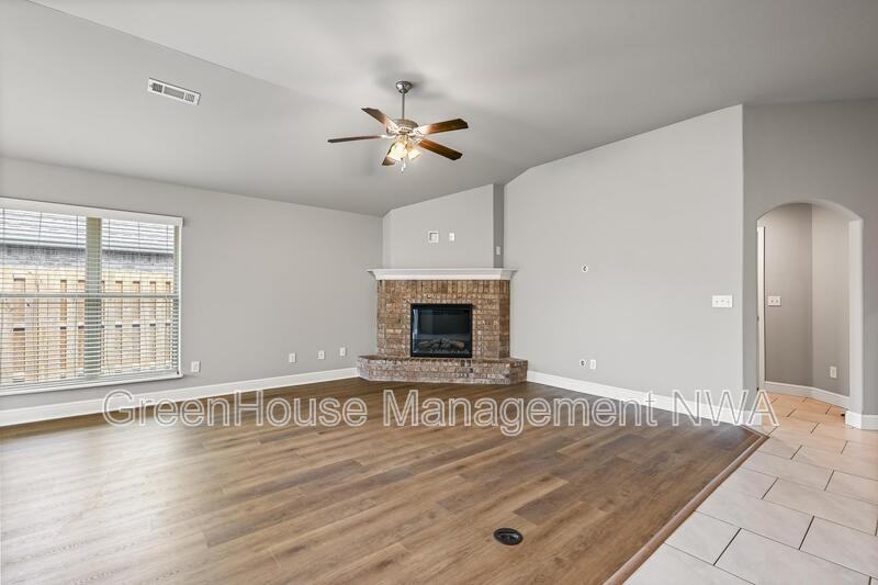 971 Redfree Dr - Photo 7 of 34