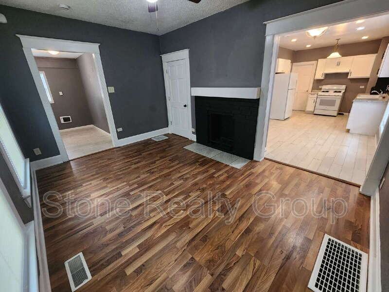 1535 Barbour Ave - Photo 2 of 11