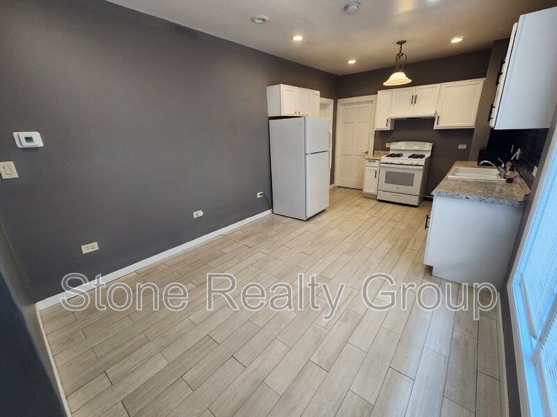 1535 Barbour Ave - Photo 3 of 11