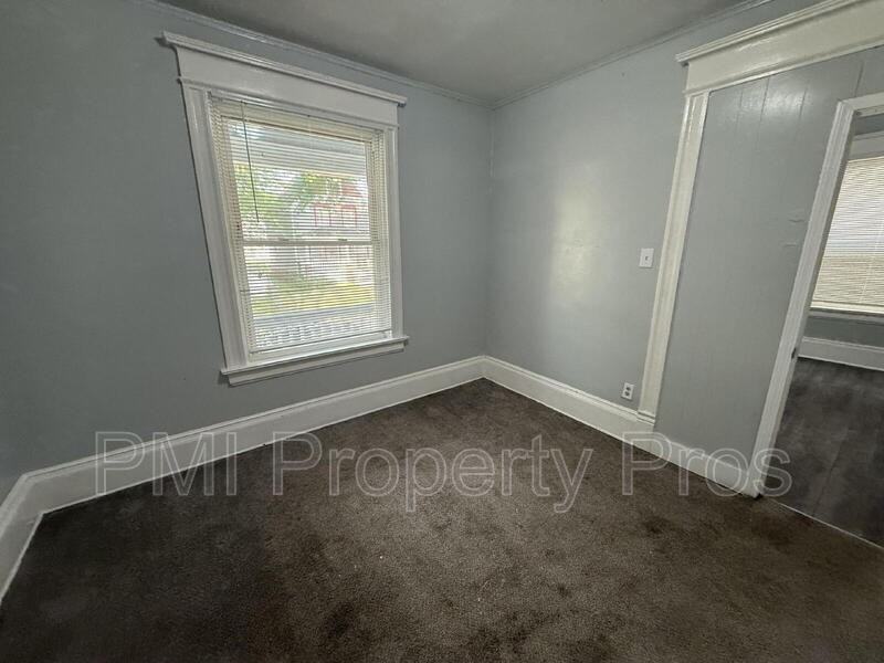 1939 N 37th St - Photo 3 of 23